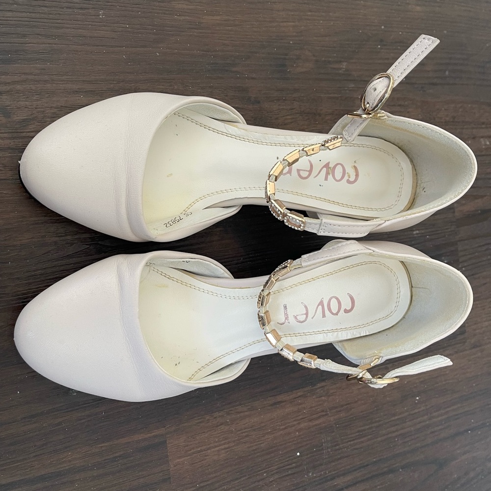 Great condition beige leather ankle strap heels